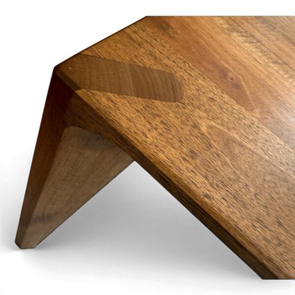 Eetkamertafel Hanny - Artisan — productfoto op witte achtergrond