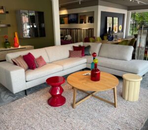 Hofstede Raanhuis Plaza/ Basso Modulaire bank Showroommodel 1