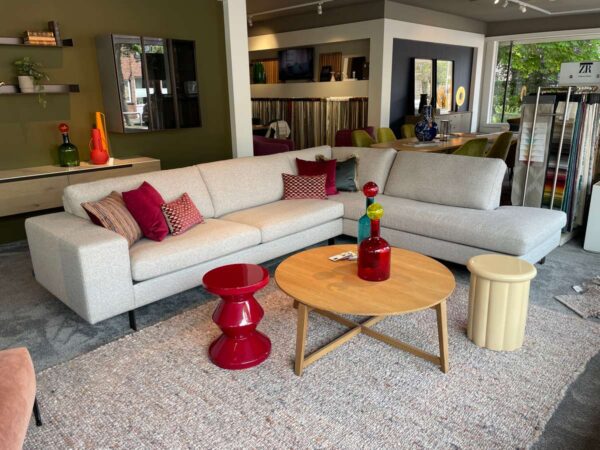 Hofstede Raanhuis Plaza/ Basso Modulaire bank Showroommodel 1 Hofstede Raanhuis Plaza/ Basso Modulaire bank Showroommodel 1