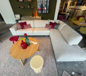 Hofstede Raanhuis Plaza/ Basso Modulaire bank Showroommodel 3