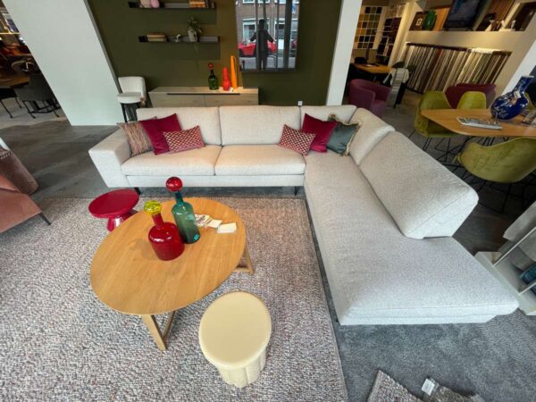 Hofstede Raanhuis Plaza/ Basso Modulaire bank Showroommodel 3