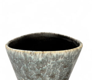 Vaas Angulo pot reactiv - The Family House — productfoto op witte achtergrond