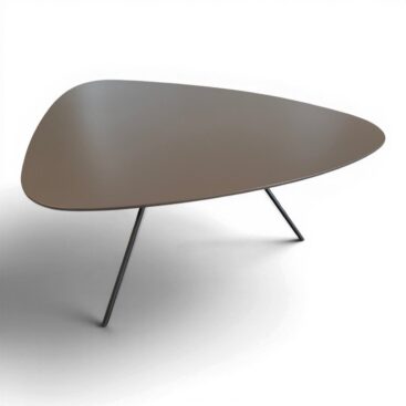 Salontafel Liliom 3-hoek - Leolux — productfoto op witte achtergrond