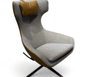 Relaxfauteuil Caruzzo Plus 662-100 - Leolux — hoofdfoto op witte achtergrond