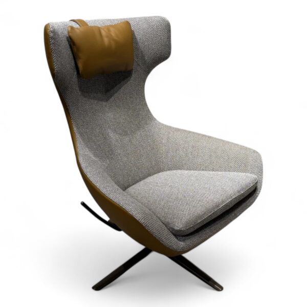 Relaxfauteuil Caruzzo Plus 662-100 - Leolux — hoofdfoto op witte achtergrond