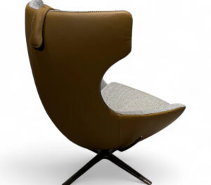 Relaxfauteuil Caruzzo Plus 662-100 - Leolux — productfoto op witte achtergrond
