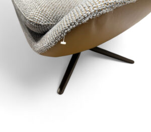 Relaxfauteuil Caruzzo Plus 662-100 - Leolux — productfoto op witte achtergrond