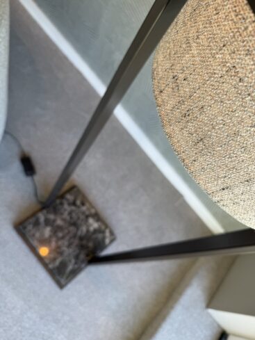 Staande lamp Floor Tube Marble - By Eve — productfoto op witte achtergrond